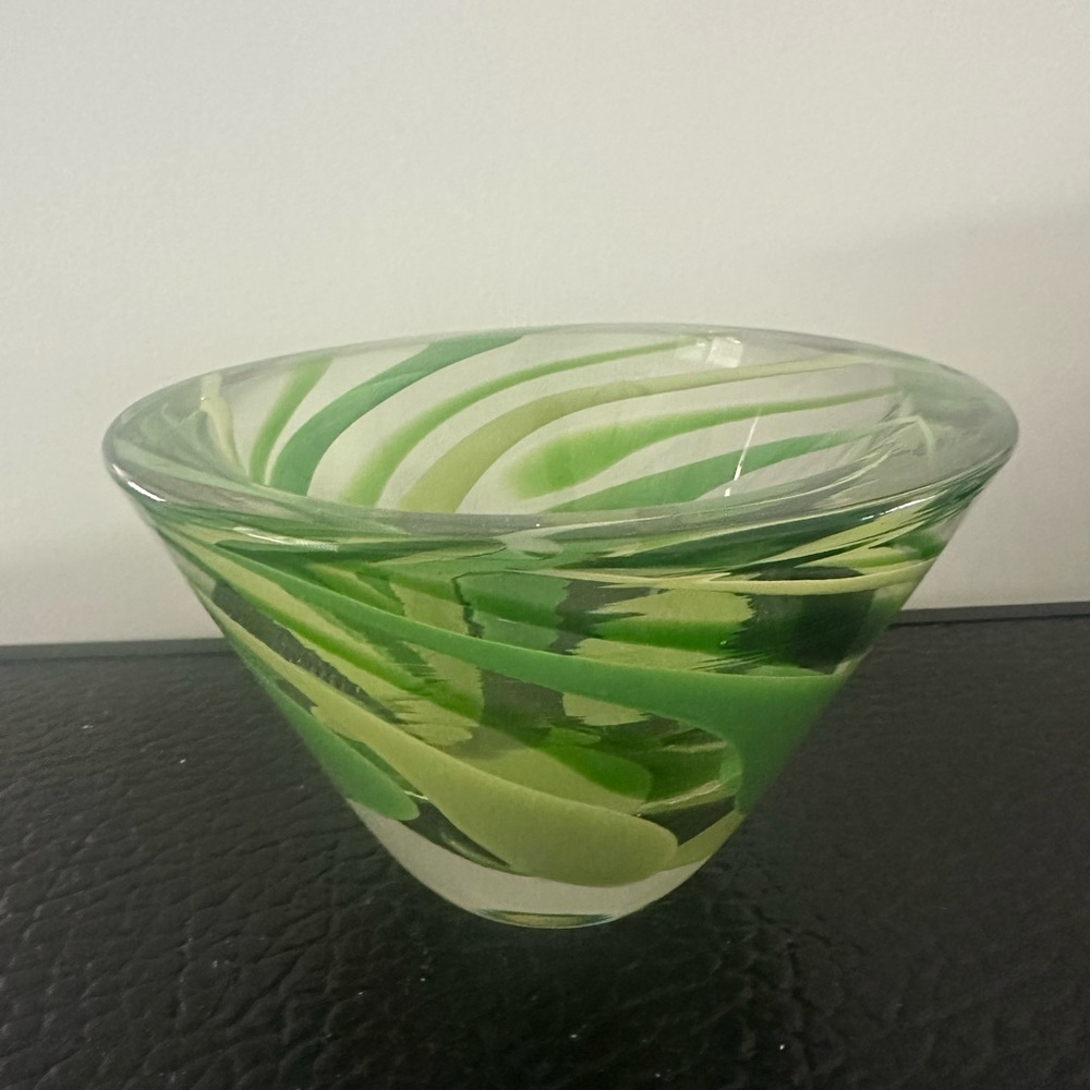 MIKASA ROCKSWIRL 7 In Cone Bowl Green Glass